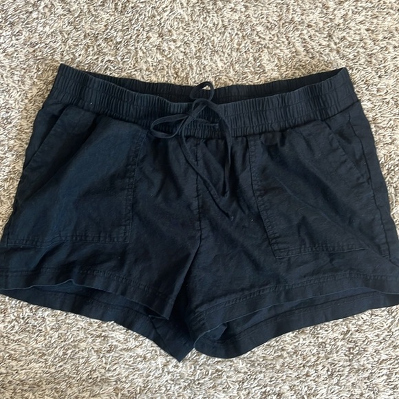 Isabel Maternity by Ingrid and Isabel Shorts Linen Black size Medium - Picture 2 of 10